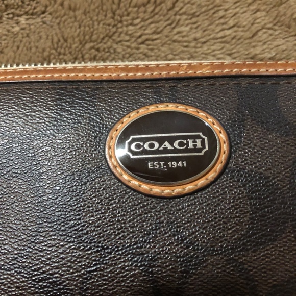 COACH LONG ZIPPER WALLET - HAS SIGNS OF WEAR - Picture 2 of 13